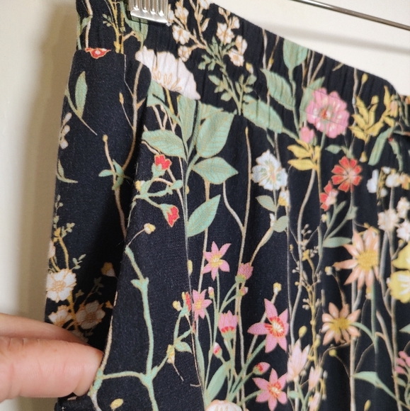 Loft Floral Print Women's Cropped Viscose Pants - Picture 2 of 7